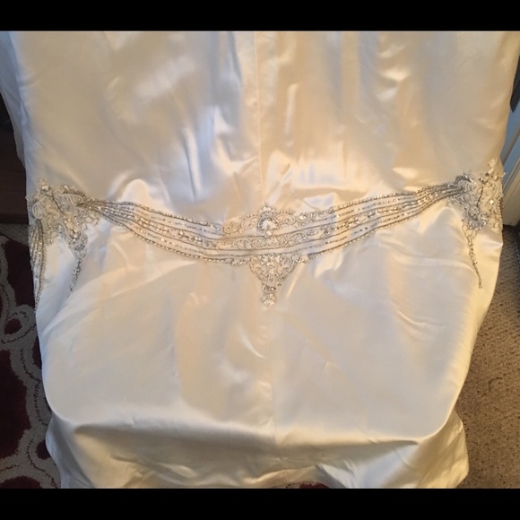 Reem Acra Wedding Dress - Picture 7 of 7